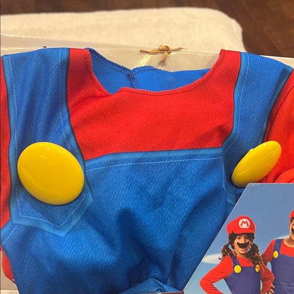 NWT Kids Nintendo Super Mario Costume with Hat small 6/7 - Picture 5 of 6